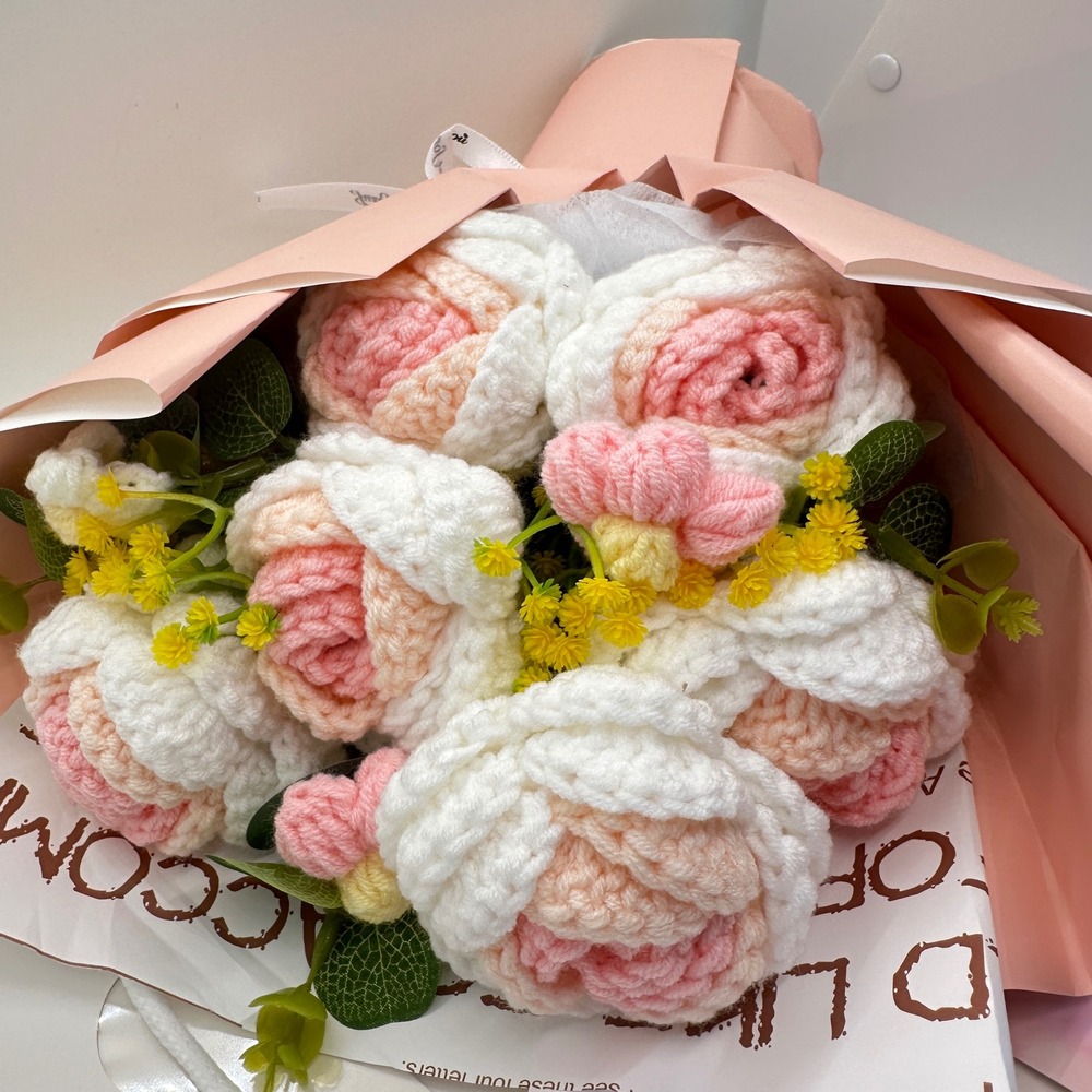 Crochet Rose Bouquet 13in Pink White LED Light Up Gift with Gift Bag & Card